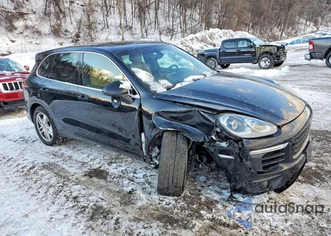 2016 Porsche Cayenne z USA, uszkodzony, nr VIN WP1AA2A25GKA09903